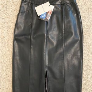 WhoWhatWhere Brand NWT - Size 4 Black Pleather Pencil Skirt